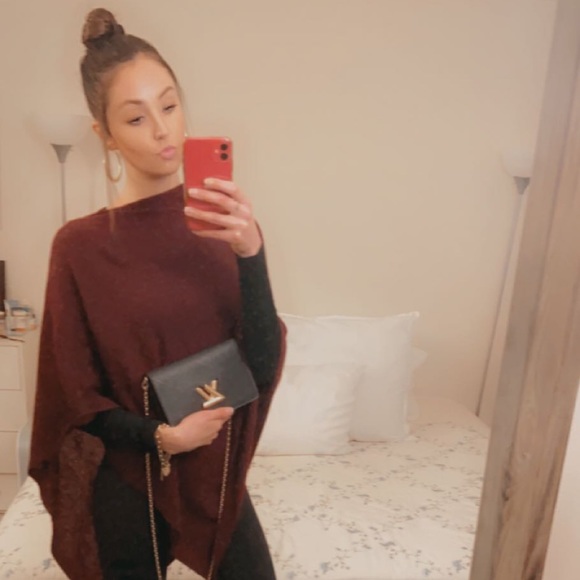 Women's apparel, accessories, and more!  :) - Picture 4 of 9